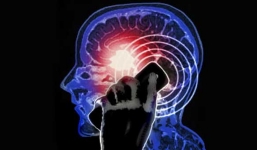 Dùng smartphone trong mưa giông, sấm sét và những nguy cơ.